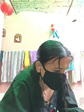 Snapshot of REENA-STRIP chatting on 05-14-26, 06:42 REENA-STRIP online show from 05-14-26, 06:42
