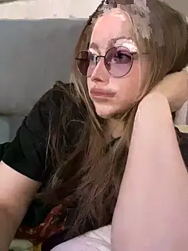 Snapshot of milana_millka chatting on 04-15-26, 11:28 milana millka online show from 04-15-26, 11:28