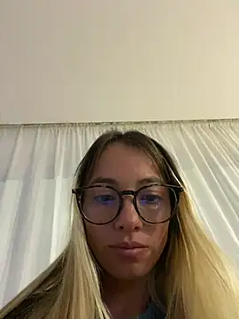 Snapshot of Sexyandtiny chatting on 03-28-26, 11:04 Sexyandtiny online show from 03-28-26, 11:04