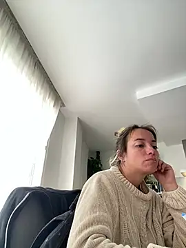 Snapshot of Sexyandtiny chatting on 04-21-26, 06:52 Sexyandtiny online show from 04-21-26, 06:52