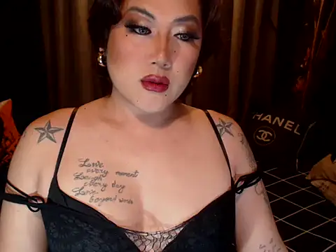 Snapshot of YourMistressAggy chatting on 05-17-26, 07:21 YourMistressAggy online show from 05-17-26, 07:21