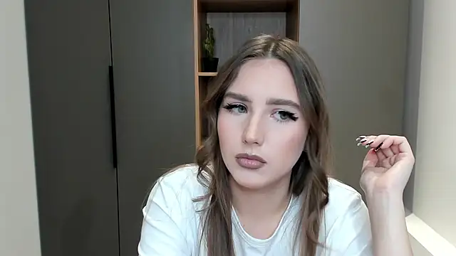 KarriDunman online show from 03-22-26, 04:16