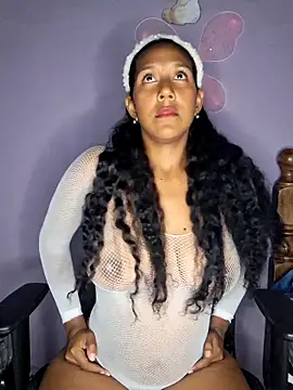 Snapshot of emily_fox01 chatting on 03-24-26, 04:17 emily fox01 online show from 03-24-26, 04:17