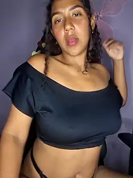 Snapshot of emily_fox01 chatting on 03-29-26, 03:28 emily fox01 online show from 03-29-26, 03:28