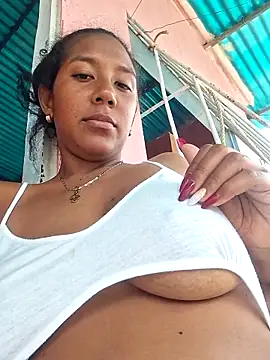 Snapshot of emily_fox01 chatting on 04-22-26, 03:24 emily fox01 online show from 04-22-26, 03:24