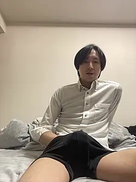 Snapshot of youta200 chatting on 04-15-26, 10:33 youta200 online show from 04-15-26, 10:33