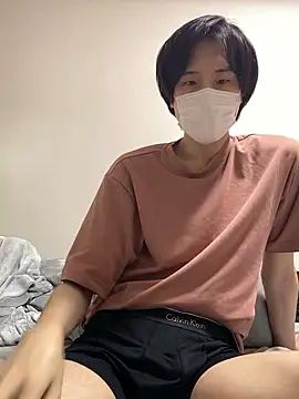 Snapshot of youta200 chatting on 07-12-26, 01:02 youta200 online show from 07-12-26, 01:02