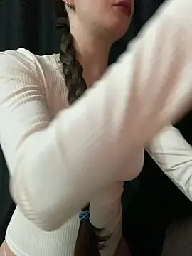 Snapshot of shrie_beverlyy045 chatting on 04-05-26, 11:35 shrie beverlyy045 online show from 04-05-26, 11:35