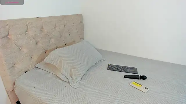 Snapshot of Sofi_Martinez1 chatting on 04-16-26, 05:41 Sofi Martinez1 online show from 04-16-26, 05:41