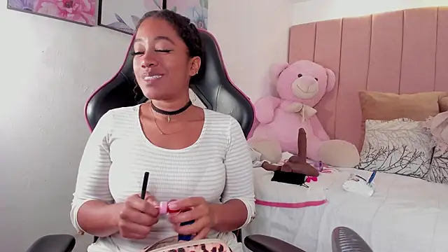 mia rouxx1 online show from 05-18-26, 04:40