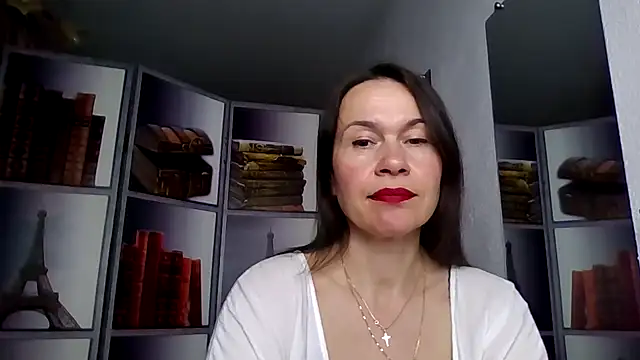Selena Moo online show from 04-12-26, 06:51
