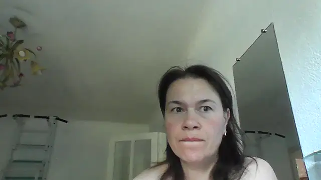 Selena Moo online show from 07-17-26, 05:14