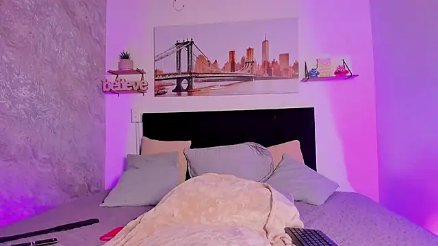 SofiaLujan  online show from 06-09-26, 11:38