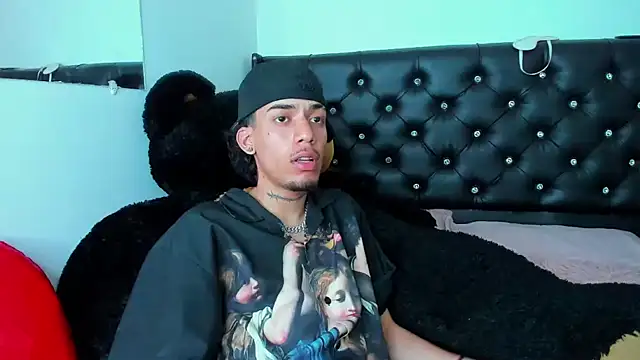 Snapshot of Ryder-Stone chatting on 03-28-26, 06:40 Ryder-Stone online show from 03-28-26, 06:40