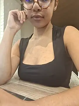 Anonymegirl0012 online show from 04-07-26, 11:59