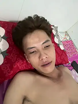 Nguyencuong1999 online show from 04-25-26, 03:31