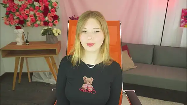 LunasFrost online show from 04-09-26, 10:20