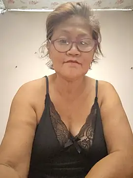 Snapshot of Sunflower1956 chatting on 05-11-26, 09:23 Sunflower1956 online show from 05-11-26, 09:23