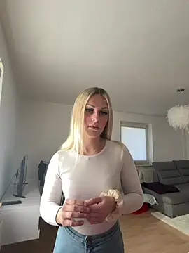 Softpeach402 online show from 03-23-26, 07:45