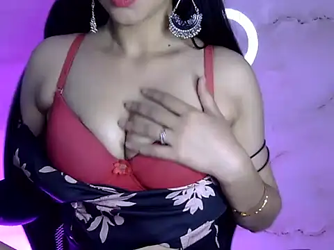Snapshot of Anaya_singh chatting on 04-17-26, 07:28 Anaya singh online show from 04-17-26, 07:28
