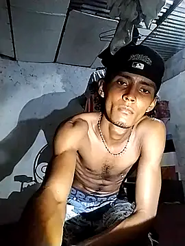 Snapshot of spittermasterpig1 chatting on 03-26-26, 08:36 spittermasterpig1 online show from 03-26-26, 08:36