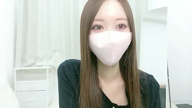 Snapshot of salachan_v chatting on 04-16-26, 11:33 salachan v online show from 04-16-26, 11:33