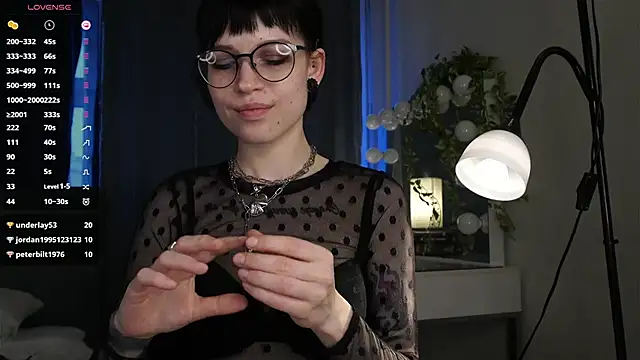 Snapshot of RubieNibbs chatting on 04-21-26, 02:51 RubieNibbs online show from 04-21-26, 02:51