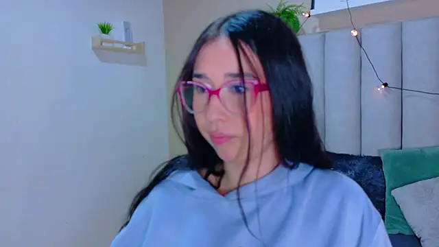 Snapshot of StarrMoon__ chatting on 07-24-26, 02:42 StarrMoon online show from 07-24-26, 02:42