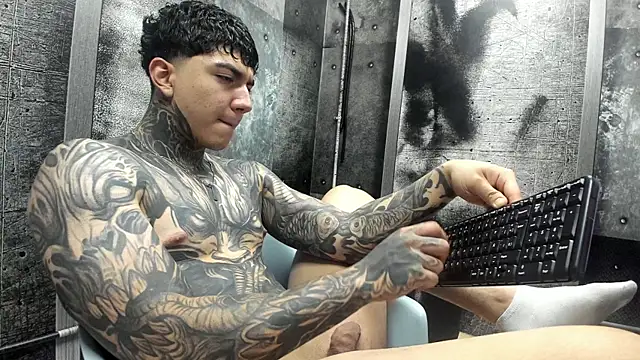 Snapshot of Gury_tattoo chatting on 06-04-26, 07:53 Gury tattoo online show from 06-04-26, 07:53