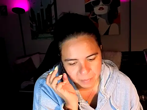 Snapshot of HannaJonns chatting on 04-19-26, 04:01 HannaJonns online show from 04-19-26, 04:01