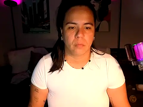 Snapshot of HannaJonns chatting on 05-31-26, 06:53 HannaJonns online show from 05-31-26, 06:53