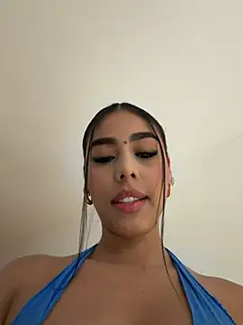 Snapshot of Rossie_Blooms chatting on 06-20-26, 08:33 Rossie Blooms online show from 06-20-26, 08:33