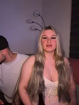 tiiffyy online show from 04-15-26, 09:37