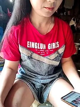 Snapshot of Cute-flowers chatting on 04-17-26, 12:02 Cute-flowers online show from 04-17-26, 12:02
