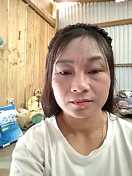 Snapshot of Cute-flowers chatting on 04-18-26, 02:04 Cute-flowers online show from 04-18-26, 02:04