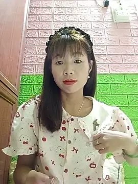 AmyLinee01 online show from 06-08-26, 03:12