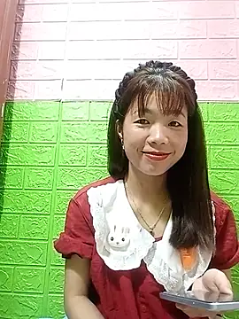 Snapshot of AmyLinee01 chatting on 06-28-26, 12:27 AmyLinee01 online show from 06-28-26, 12:27