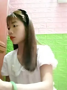 Snapshot of AmyLinee01 chatting on 06-30-26, 11:44 AmyLinee01 online show from 06-30-26, 11:44