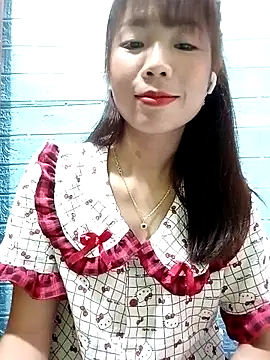 Snapshot of AmyLinee01 chatting on 07-22-26, 05:27 AmyLinee01 online show from 07-22-26, 05:27