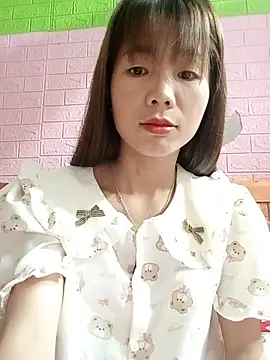 Snapshot of AmyLinee01 chatting on 08-08-26, 11:23 AmyLinee01 online show from 08-08-26, 11:23