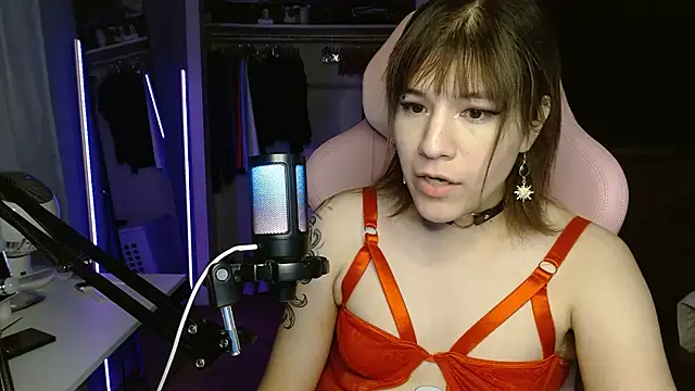 Snapshot of arianano04 chatting on 03-21-26, 08:19 arianano04 online show from 03-21-26, 08:19