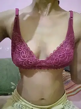 Curvy Amyra online show from 05-11-26, 06:05
