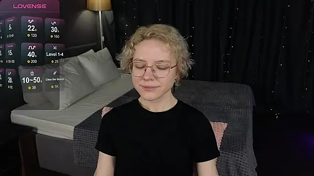 Snapshot of HottoKori chatting on 05-22-26, 05:36 HottoKori online show from 05-22-26, 05:36