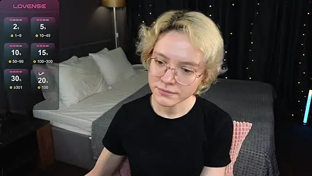 Snapshot of HottoKori chatting on 06-20-26, 05:43 HottoKori online show from 06-20-26, 05:43
