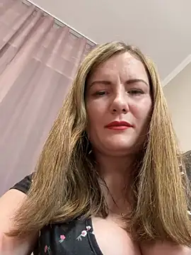 Snapshot of Susan_Wright chatting on 06-18-26, 12:00 Susan Wright online show from 06-18-26, 12:00