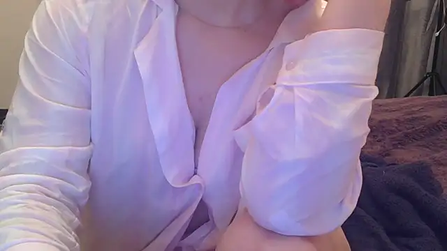 Snapshot of mery_lou20252 chatting on 04-10-26, 07:07 mery lou20252 online show from 04-10-26, 07:07