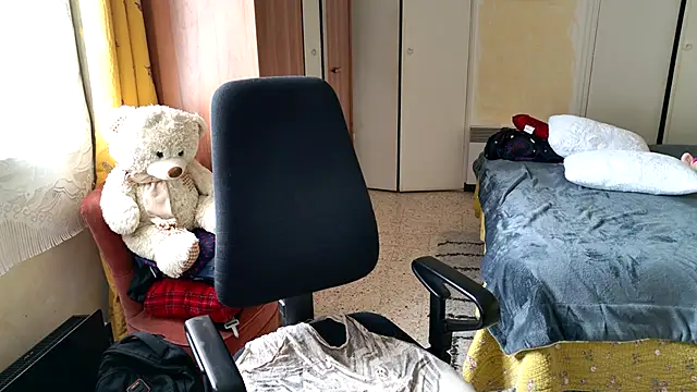 Chrismaturefrench online show from 04-19-26, 03:33
