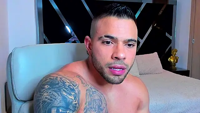 Snapshot of Raytorres chatting on 04-12-26, 12:04 Raytorres online show from 04-12-26, 12:04