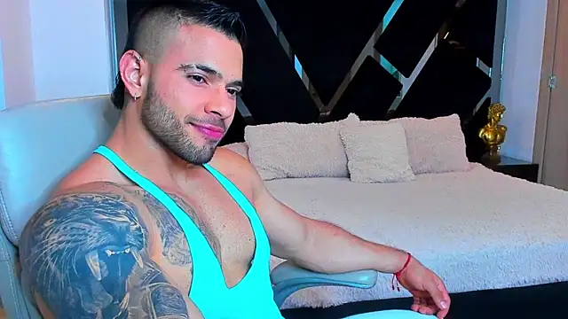 Snapshot of Raytorres chatting on 04-27-26, 11:36 Raytorres online show from 04-27-26, 11:36