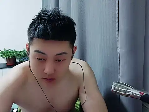 Snapshot of Llpl322 chatting on 04-12-26, 02:55 Llpl322 online show from 04-12-26, 02:55